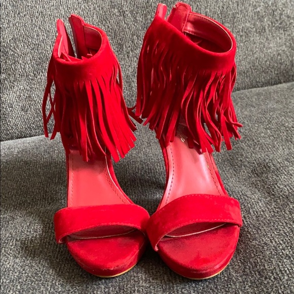 Shoes - Picture 2 of 4